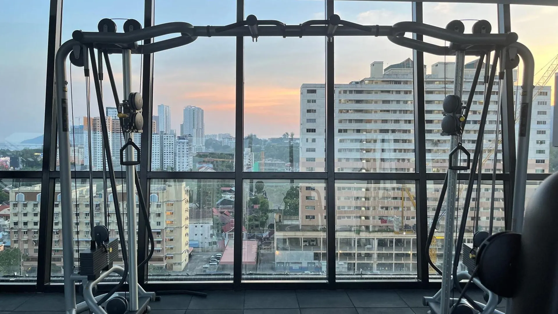 Apartment Family Friendly 3 Bedroom 8-10Pax Urban Suites 温馨家庭民宿 8-10人 George Town