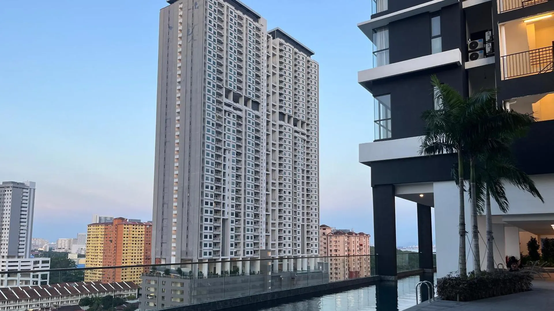 Family Friendly 3 Bedroom 8-10Pax Urban Suites 温馨家庭民宿 8-10人 George Town Apartment