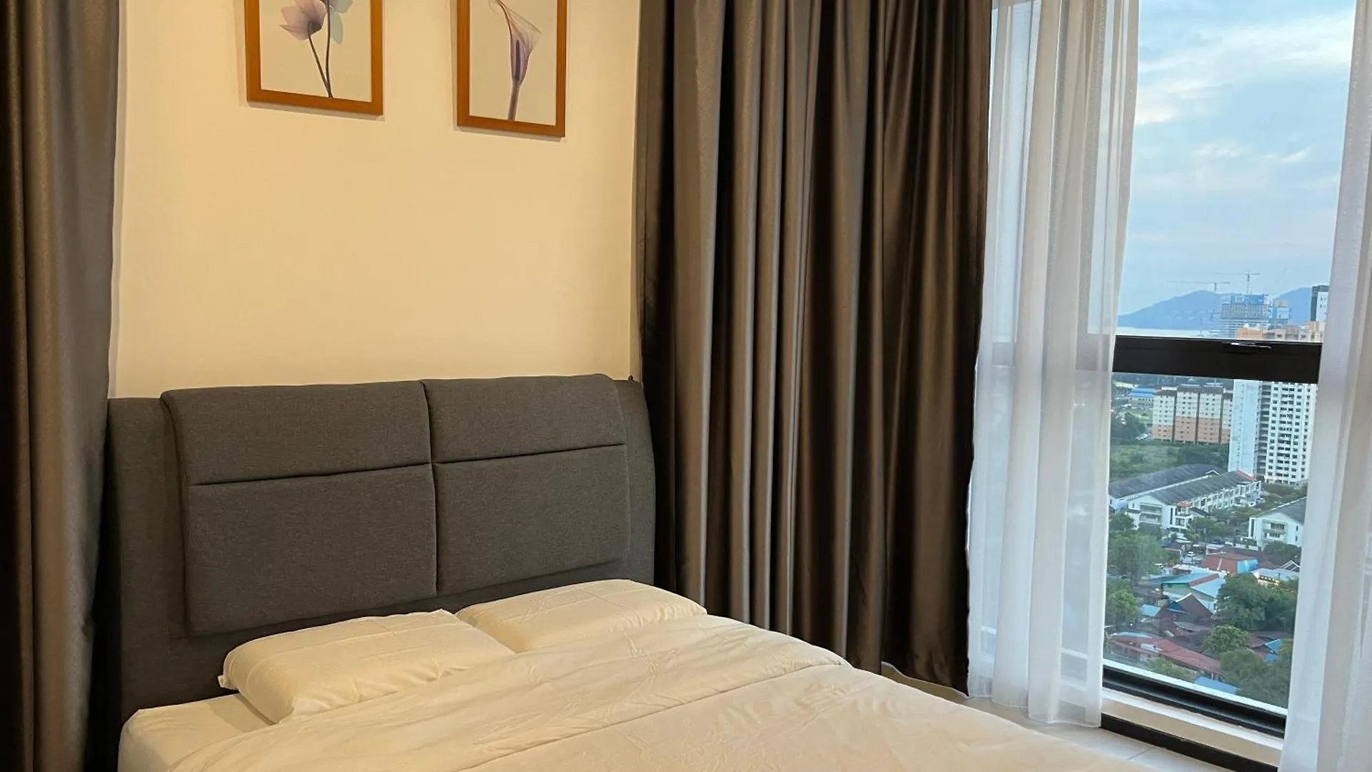 Family Friendly 3 Bedroom 8-10Pax Urban Suites 温馨家庭民宿 8-10人 George Town Apartment